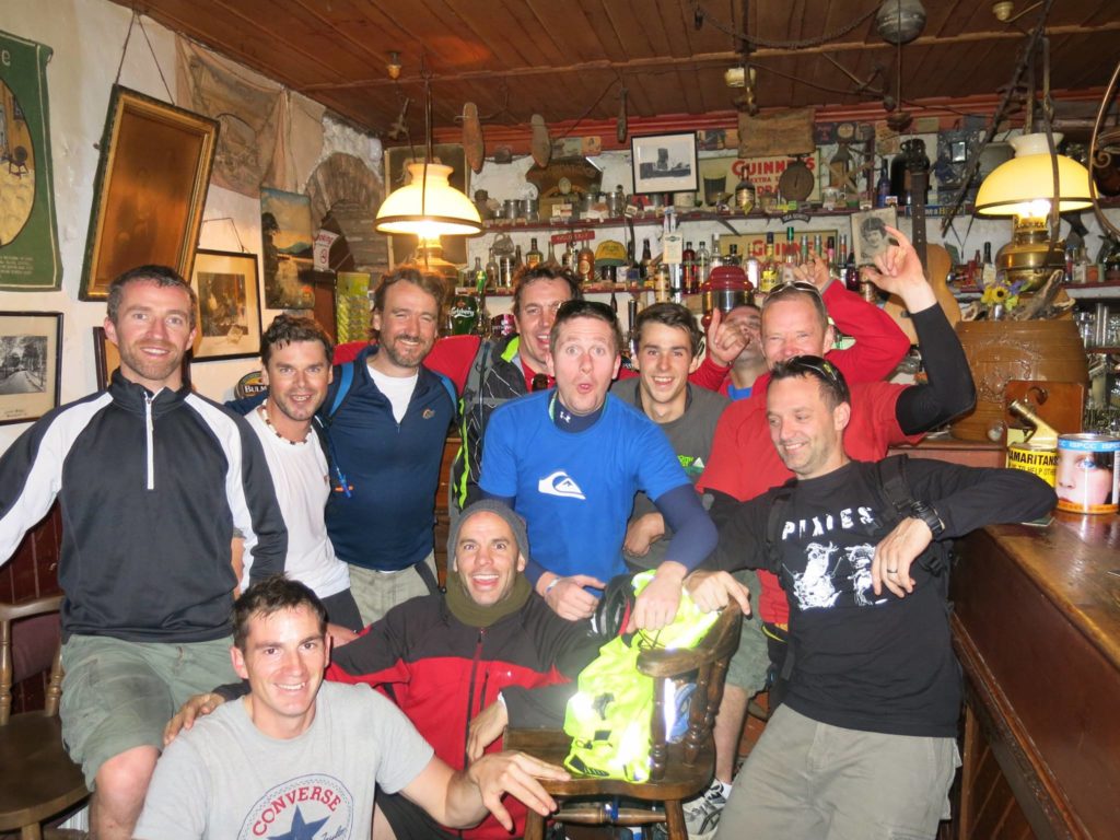 10854217_984865621538329_9152102316814818538_o tourists in a pub
