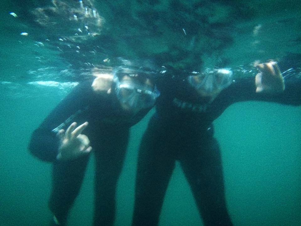 10959532_984865571538334_4389207335363249842_n tourists under water
